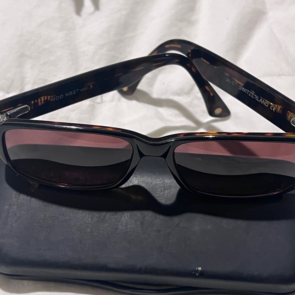 Navyboot made in Switzerland Stylish Tortoiseshell Sunglasses , hard case